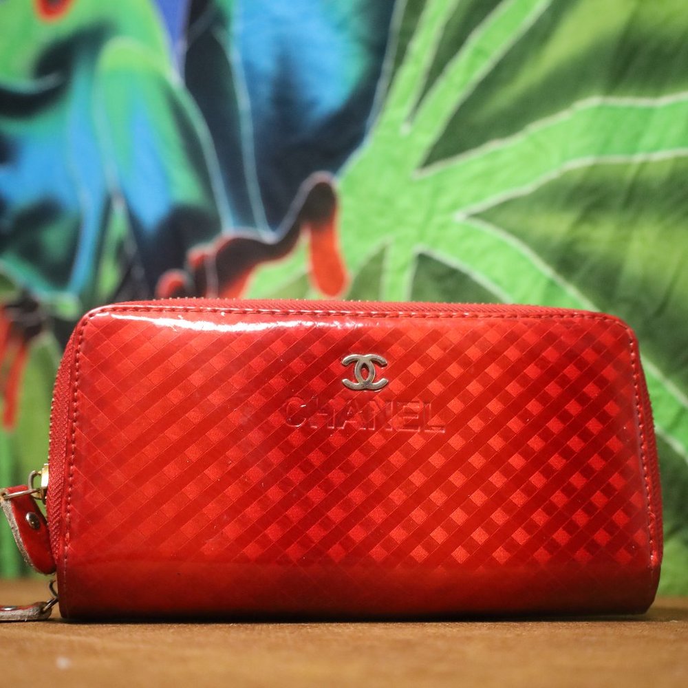 CHANEL Red Wallet
